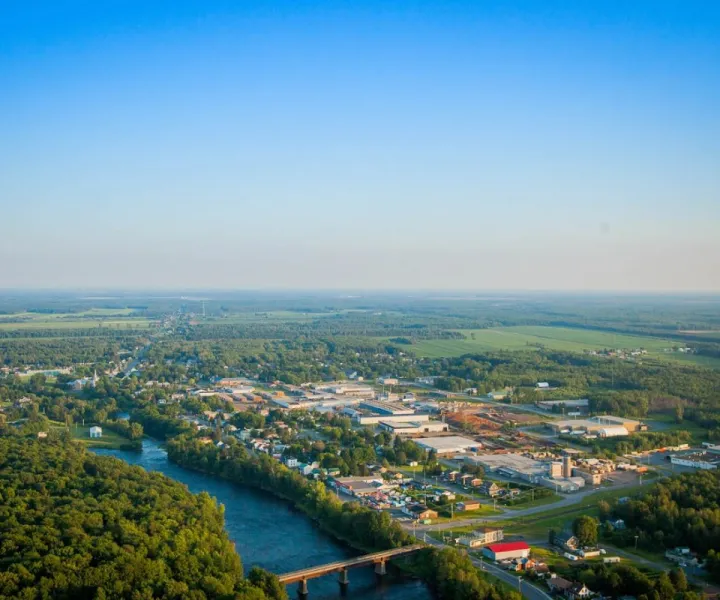 Vue aérienne pour montrer une vue d'ici!