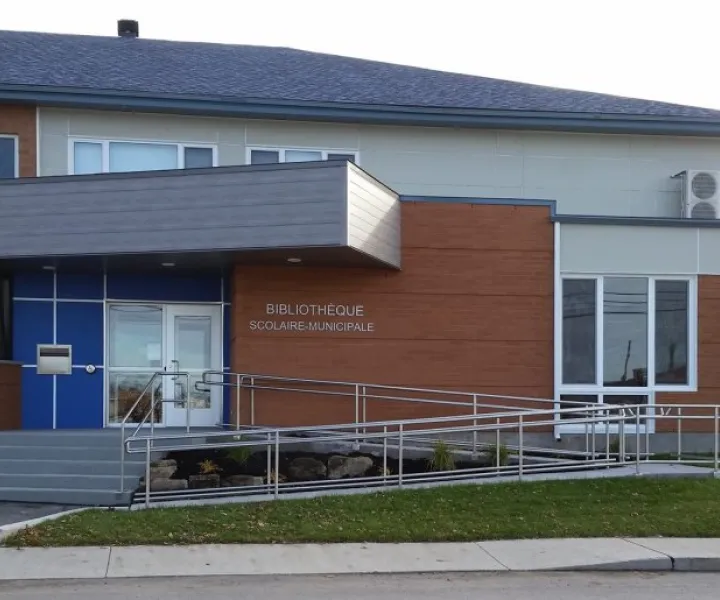 Bibliothèque municipale-scolaire de Daveluyville