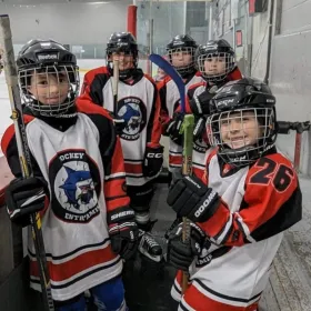 Le hockey Entr’amis, pour le plaisir de jouer