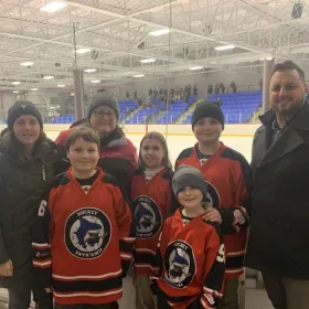 Le hockey Entr’amis, pour le plaisir de jouer