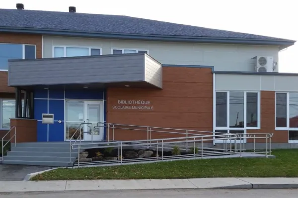 Bibliothèque municipale-scolaire Bibliothèque municipale-scolaire de Daveluyville