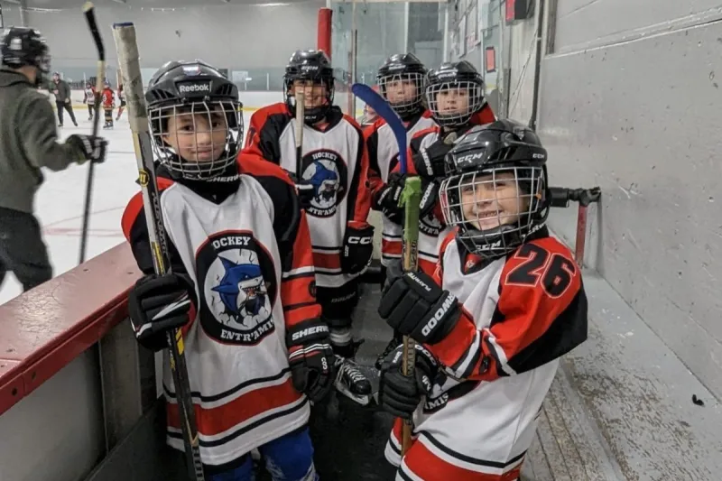 Le hockey Entr’amis, pour le plaisir de jouer